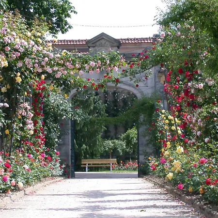 La Roseraie Apartment